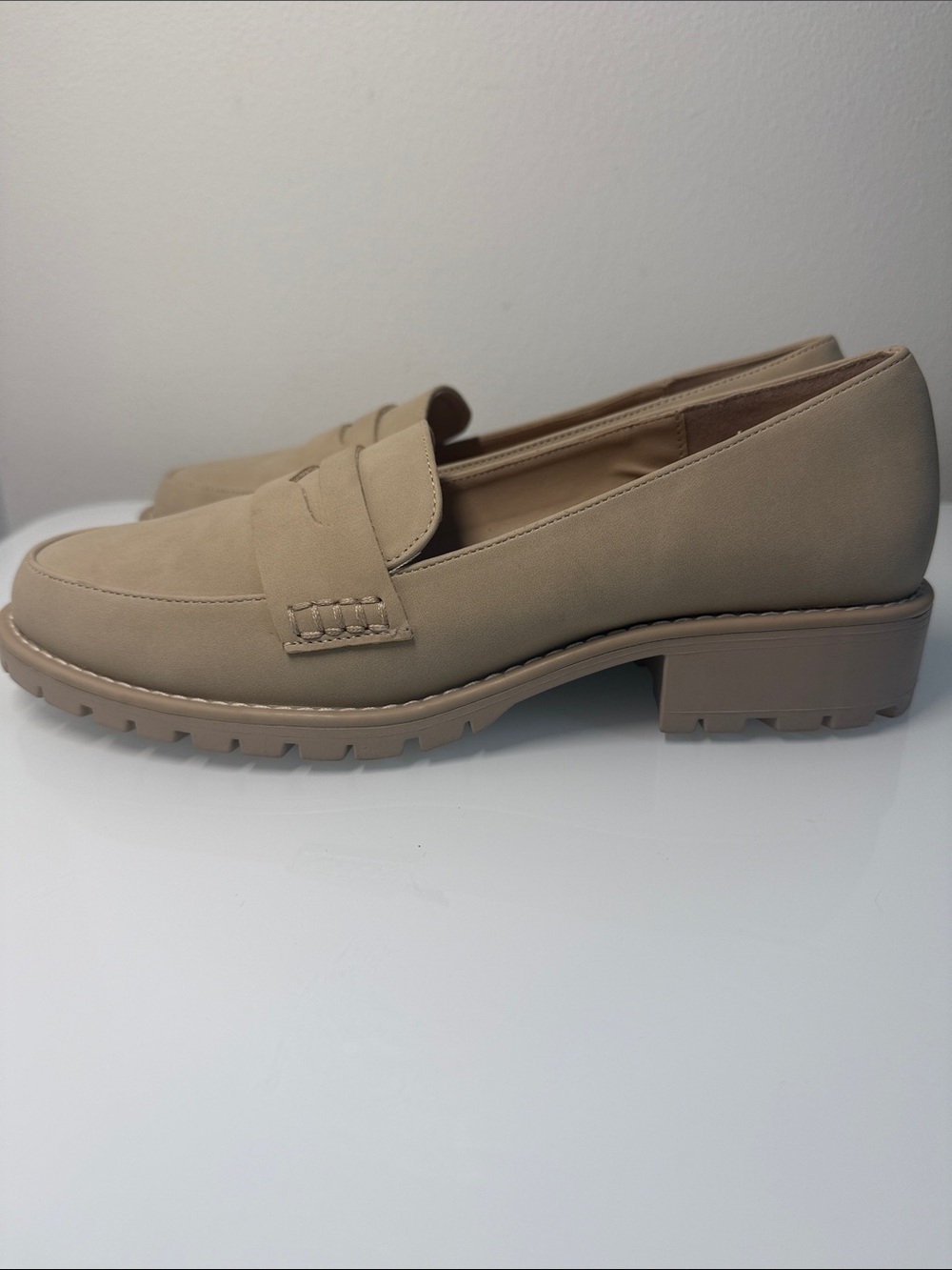 NEW Dolce Vita Crisp Loafers Dune Tan Slip On Lug Sole Size 7.5 - Picture 5 of 8